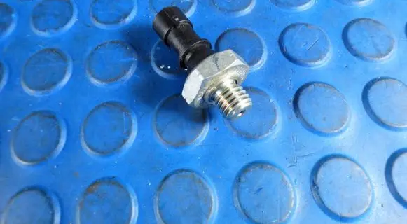 Opel Astra K Oil pressure sensor 55508858