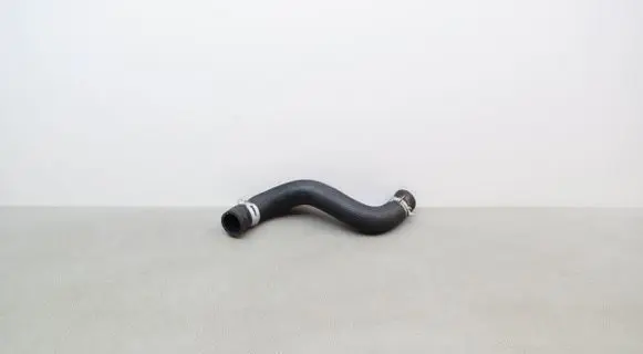 Coolant pipe/hose