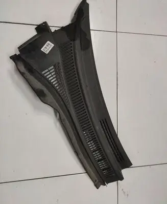 Suzuki Swift I Wiper trim
