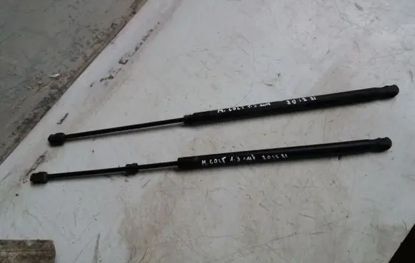Mitsubishi Colt Tailgate/trunk strut/damper