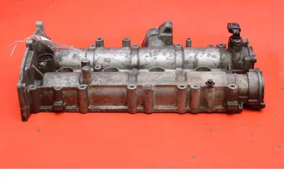 Volkswagen Touran II Rocker cam cover 03C103475CD
