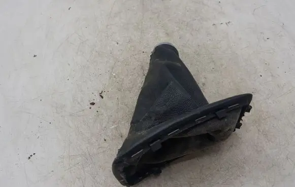 Toyota Corolla E120 E130 Gear lever shifter trim leather/knob NOCODE