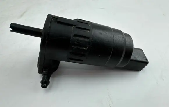 Audi A3 S3 8V Windscreen/windshield washer pump 1K6955651