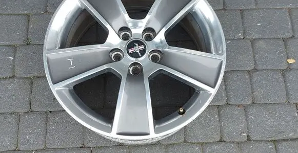Ford Mustang V R18 alloy rim 