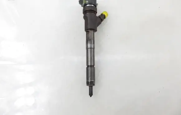 Toyota Yaris Fuel injector 2367033010 0445110085