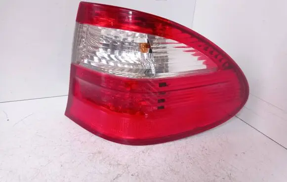 Mercedes-Benz E W211 Tailgate rear/tail lights
