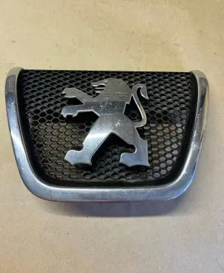Peugeot 807 Front grill 1490016077 8114EN