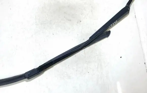 Opel Astra J Front wiper blade arm 13289889