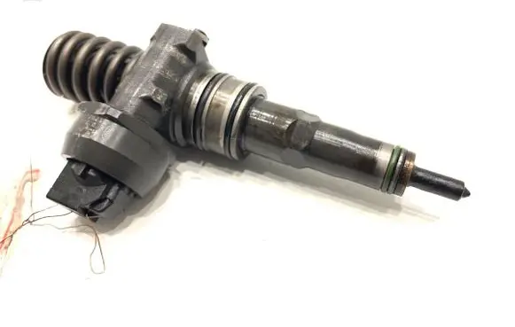 Audi A4 S4 B6 8E 8H Fuel injector 038130073BA