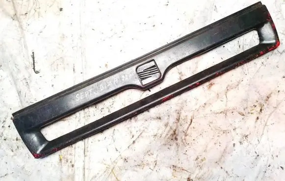 Seat Ibiza I (021A) Front grill 530120