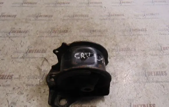 Honda CR-V Engine mount bracket