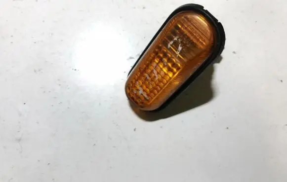 Honda Civic Front fender indicator light 6r01388