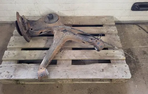 Mercedes-Benz Vito Viano W639 Rear suspension control arm A6393523104 A6393504801 A6393522504