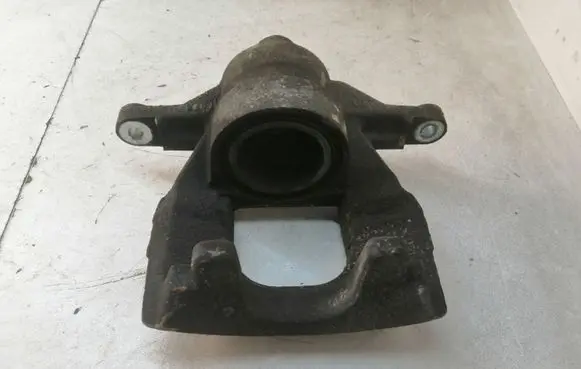 Toyota Verso Front brake caliper Y04303