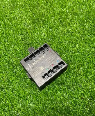Mercedes-Benz AMG GT R190 C190 Door control unit/module a2129001829