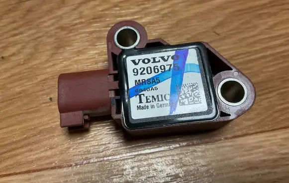 Volvo V50 Airbag deployment crash/impact sensor 9206975 8840A5 920697