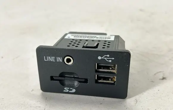 Ford Edge II USB socket connector EM2T14F014AA 04515023097