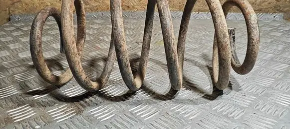 Jeep Grand Cherokee (WK) Rear coil spring
