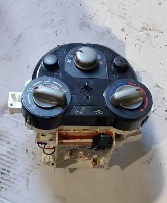 Nissan Note (E12) Climate control unit 275133VU9E 4227 E2013377