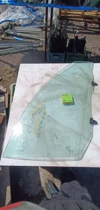 Nissan Primera Front door window glass four-door 1212123