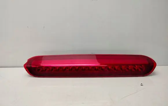KIA Sportage Third/center stoplight 