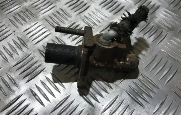 Mazda 626 Clutch master cylinder