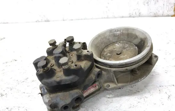 Audi 100 200 5000 C3 Fuel distributor 035133353AB 0438100125 0438120185