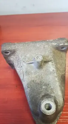 Mercedes-Benz C W202 Engine mounting bracket 6042230004
