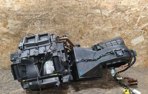 Maserati Quattroporte Interior heater climate box assembly 069626300