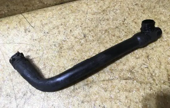 Mercedes-Benz SL R129 Breather hose sensor