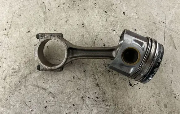 Volkswagen Transporter - Caravelle T5 Piston with connecting rod 038J