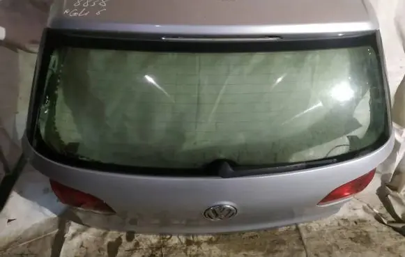 Volkswagen Golf VI Tailgate/trunk/boot lid pilkas