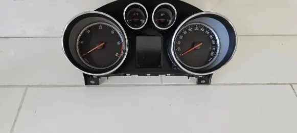 Opel Insignia A Speedometer (instrument cluster) 22783076