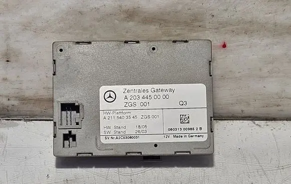 Mercedes-Benz Vito Viano W639 Gateway control module A2034450000