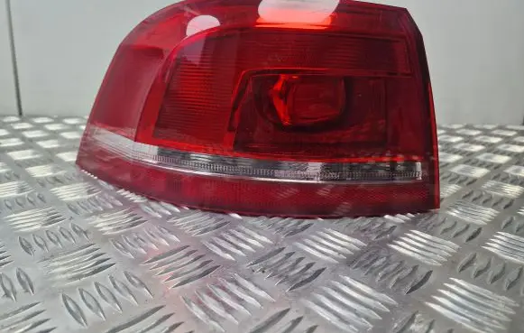 Volkswagen PASSAT B7 Rear/tail lights 3AF945095E