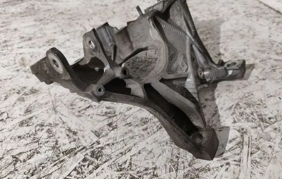 Audi A5 Engine mounting bracket 8W0399295E