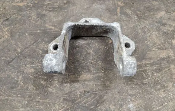 Suzuki SX4 S-Cross Gearbox mounting bracket