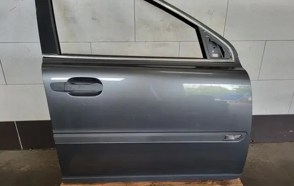 Volvo XC90 Front door 
