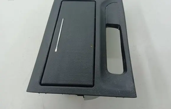 Cup holder front