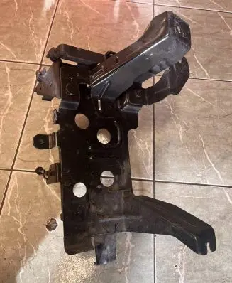 Opel Insignia B Battery tray 84116582
