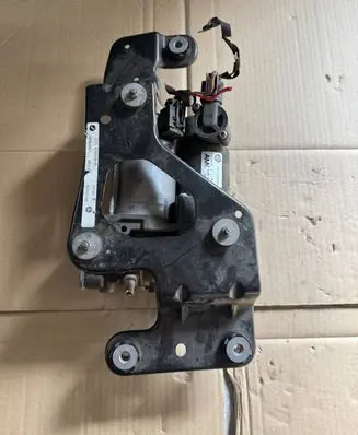 BMW X6 E71 Air suspension compressor/pump 6789938