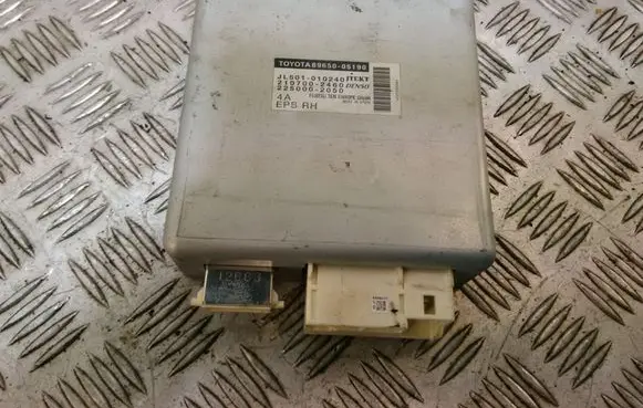 Toyota Avensis T270 Other control units/modules 8965005190