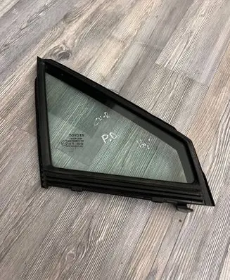 Toyota C-HR I Front door vent window glass four-door 43R00098 DOT899M401AS2
