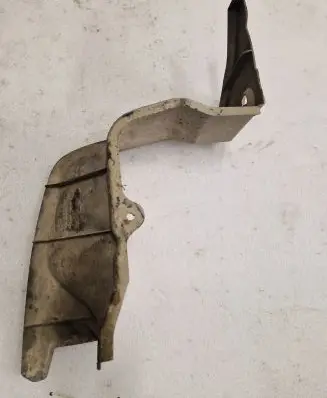 Volkswagen PASSAT B3 Rear bumper underbody cover/under tray 333825218