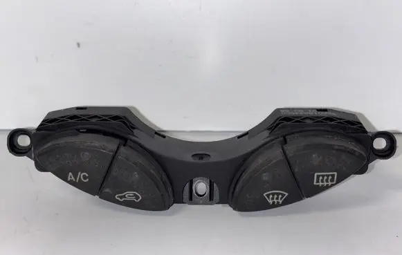 Ford Focus Windscreen/window heater switch 98AG19A945CG