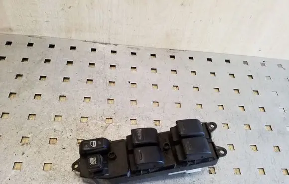 Toyota RAV 4 (XA20) Electric window control switch 8482042130