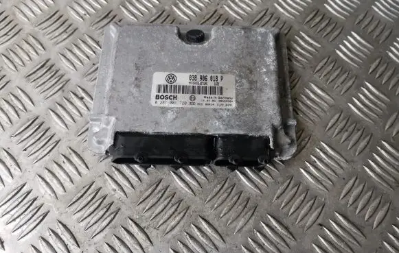 Volkswagen PASSAT B5 Engine control unit/module 038906018P 0281001720