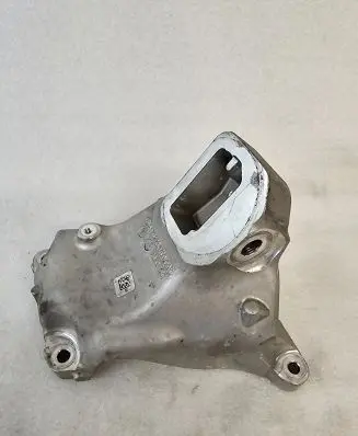 Mercedes-Benz S C217 Engine mounting bracket A1762231700