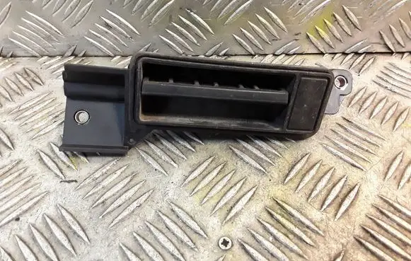 Mercedes-Benz C W203 Tailgate/boot open switch button A2037401093 2037401093