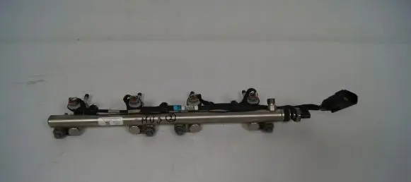 Ford Mustang VI Fuel injector supply line/pipe JR3E-9F797-DE
